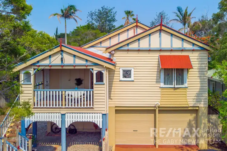 11 East Street, Camp Hill QLD 4152