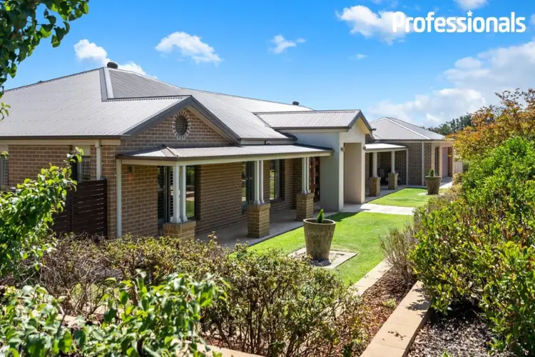38 Plunkett Drive, Lake Albert NSW 2650