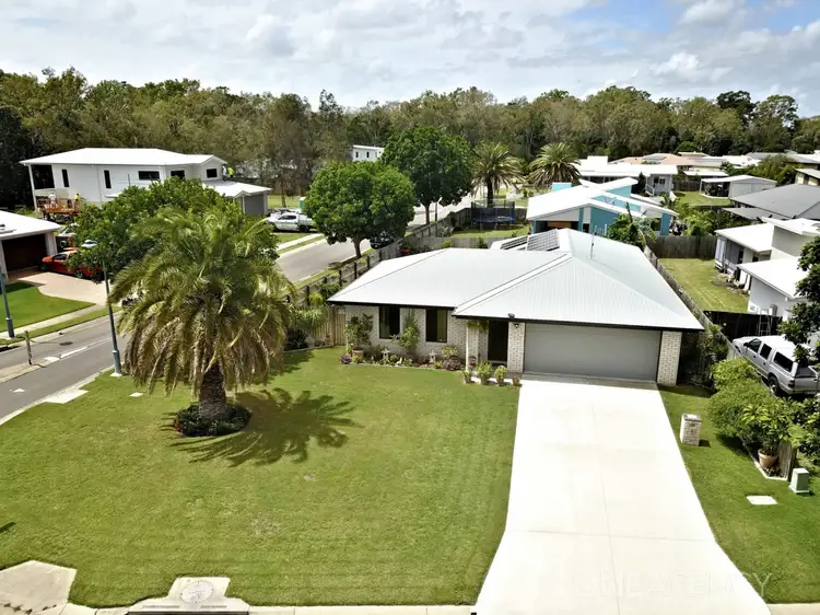 2 Wave Court, Toogoom QLD 4655