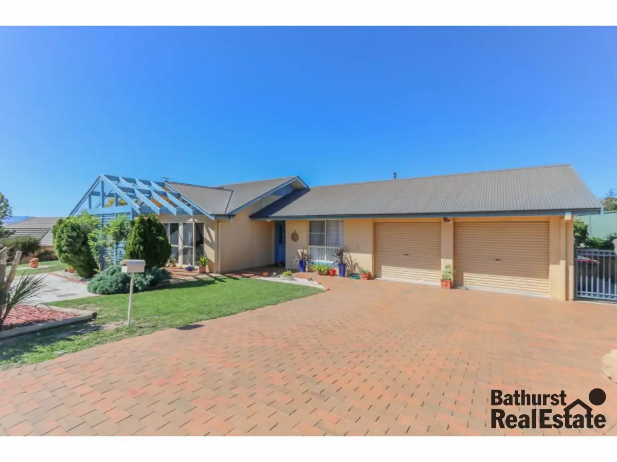 Main view of Homely house listing, 16 Westbourne Drive, Bathurst NSW 2795