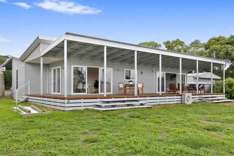 100 Thompsons Road, Gherang VIC 3240