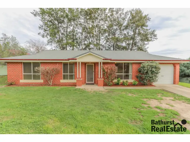 10 Mooney Valley Place, West Bathurst NSW 2795