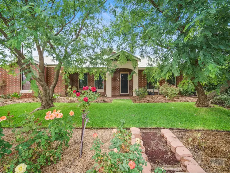 16 Brammall Bend, Aveley WA 6069
