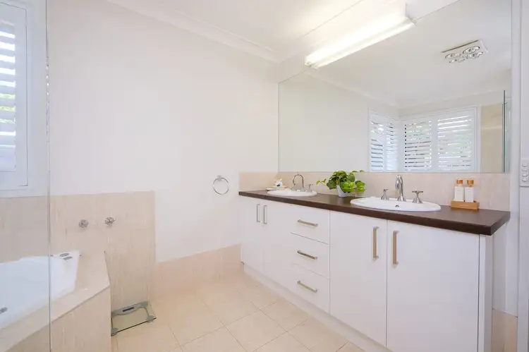 Fourth view of Homely house listing, 2 Julie Place, Lavington NSW 2641