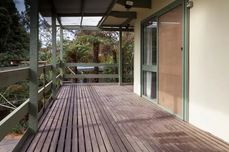 16 Kitchener Parade, Cockatoo VIC 3781