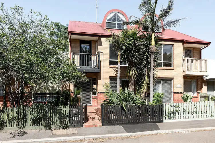 15 Sherwin Street
