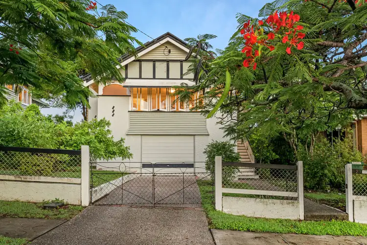 23 Pinecroft Street, Camp Hill QLD 4152