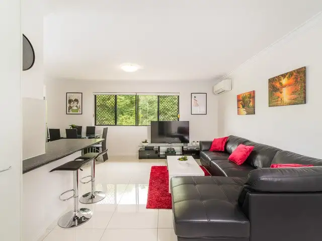 2/30 Cavillon Street, Holland Park QLD 4121