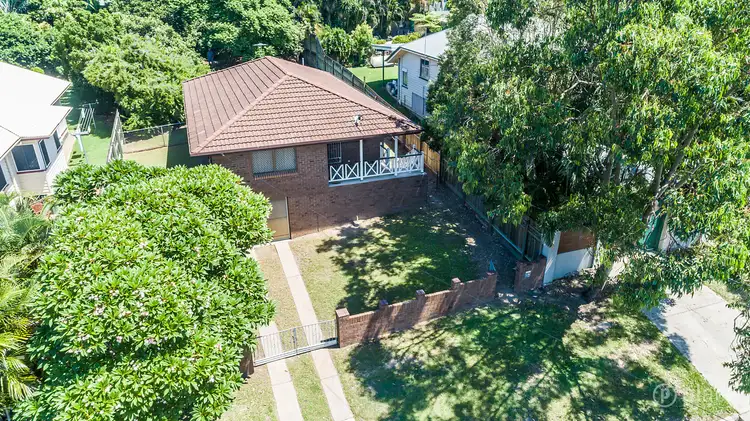 9 Thomas Street, Camp Hill QLD 4152
