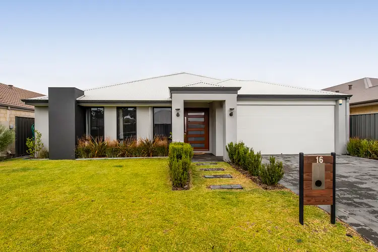 16 Barrington Approach, Lakelands WA 6180