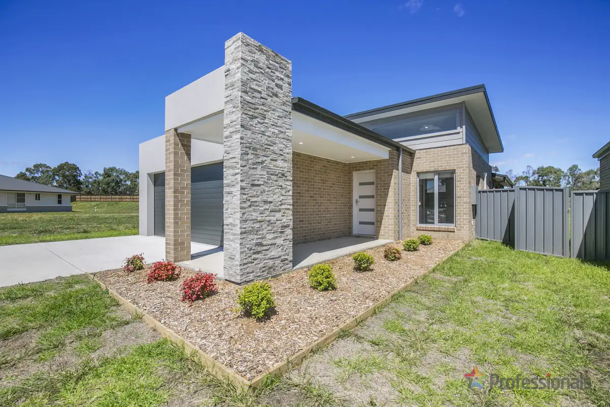 Main view of Homely house listing, 1/33 Yeomans Road, Armidale NSW 2350