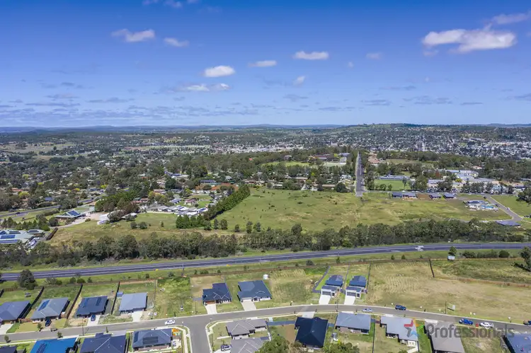 Second view of Homely house listing, 1/33 Yeomans Road, Armidale NSW 2350
