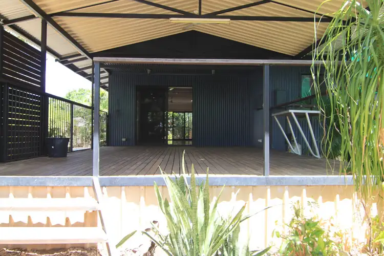 10 Rosewood Avenue