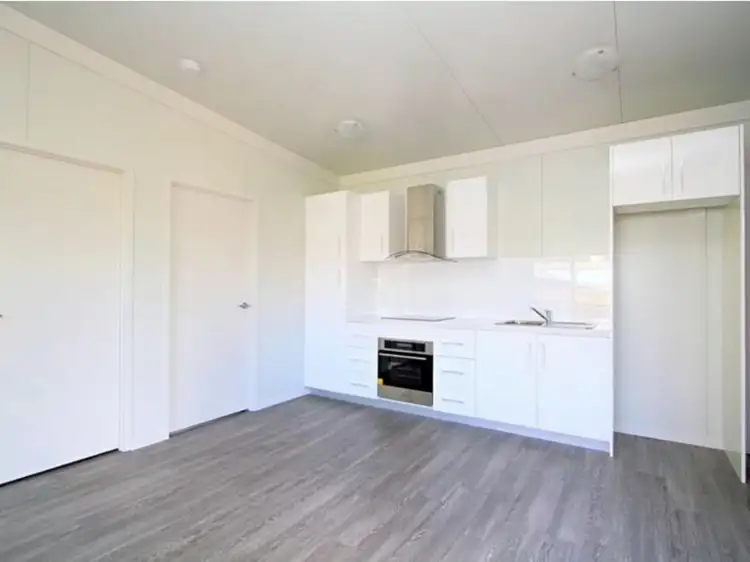 2/5 Leawarra Drive, Loganholme QLD 4129