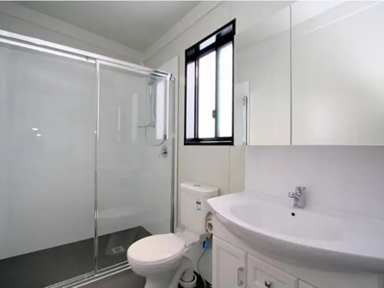 Sixth view of Homely house listing, 2/5 Leawarra Drive, Loganholme QLD 4129