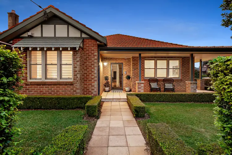 11 Silsoe Street, Hamilton East NSW 2303