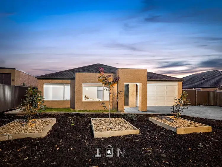 42 Botanic Drive, Pakenham VIC 3810