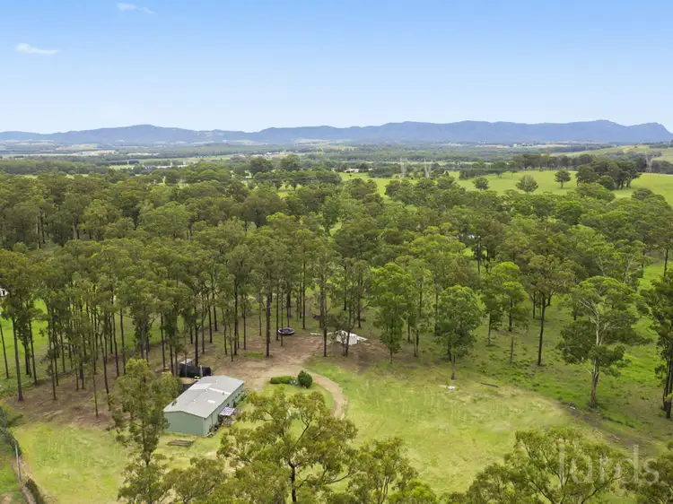 13 Green Lane, Lovedale NSW 2325