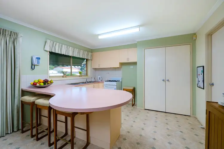Fifth view of Homely house listing, 6 Paramount Court, Wodonga VIC 3690