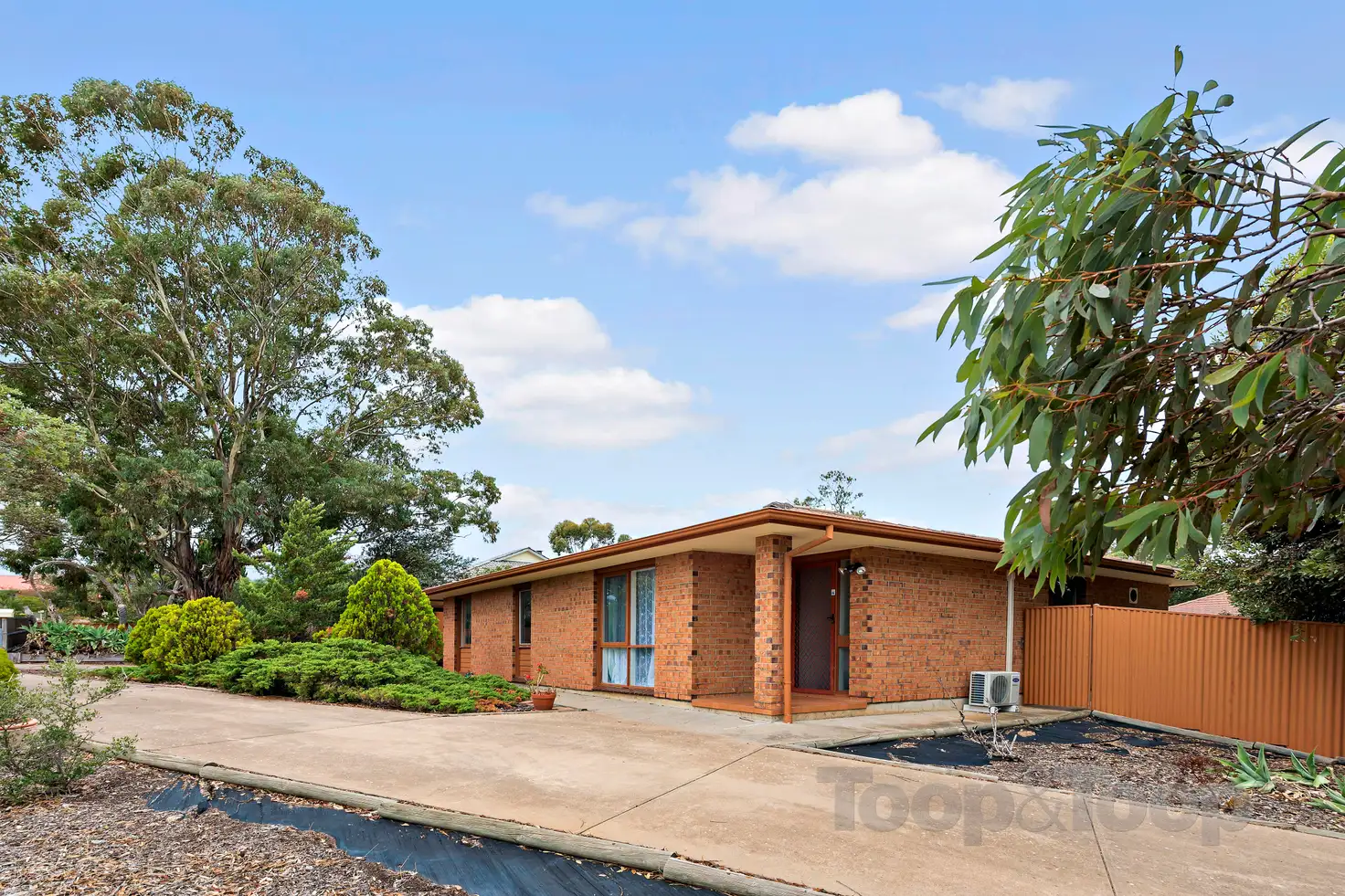 Main view of Homely house listing, 2 Dunedin Court, Noarlunga Downs SA 5168