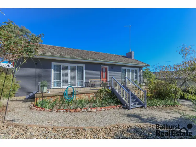 27 Macquarie Street, West Bathurst NSW 2795