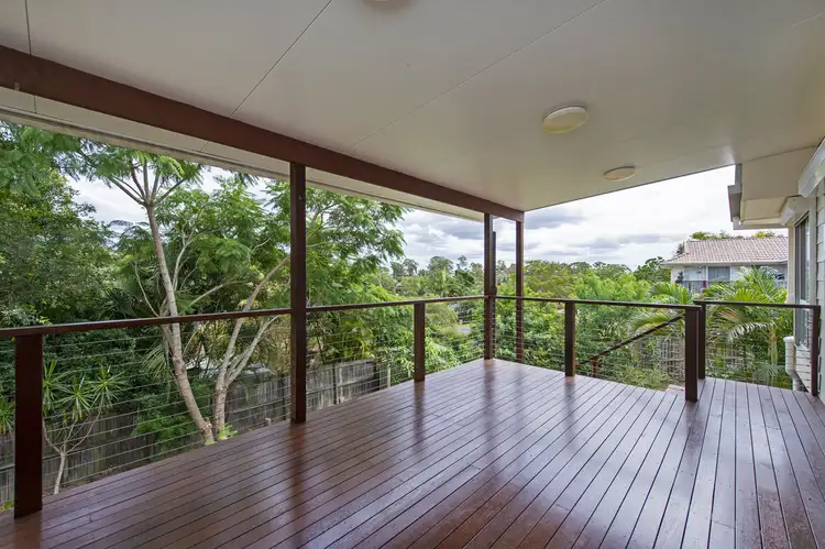 11 Overland Drive, Edens Landing QLD 4207