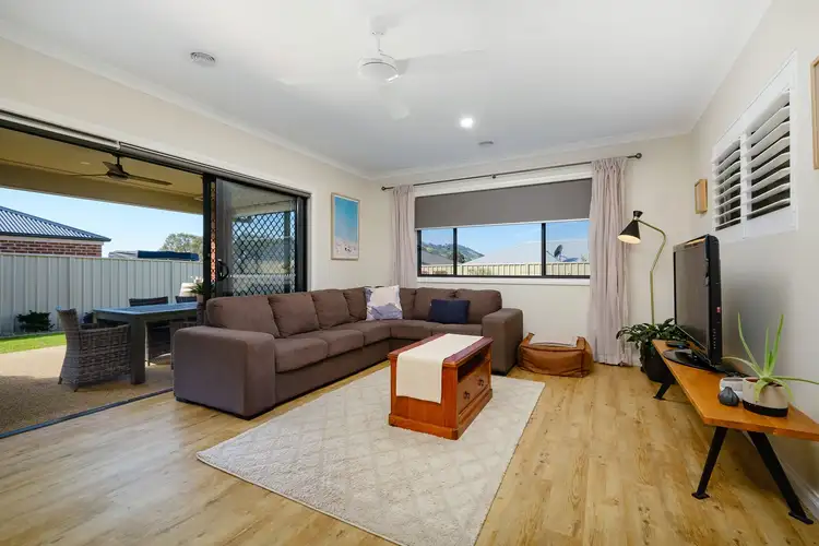 Fifth view of Homely house listing, 14 Ruthven Circuit, Wodonga VIC 3690