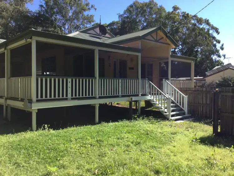 50 Elizabeth Street, Coochiemudlo Island QLD 4184