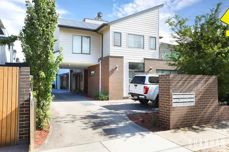 12 Eleanor Street