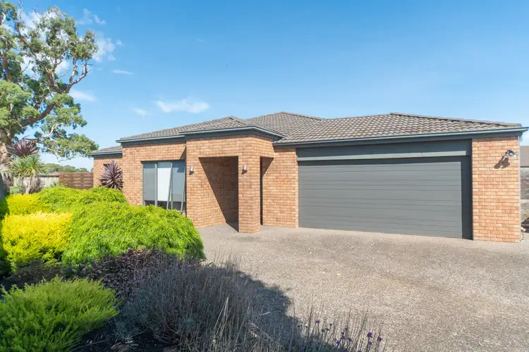 4 Coral Mews, Skye VIC 3977
