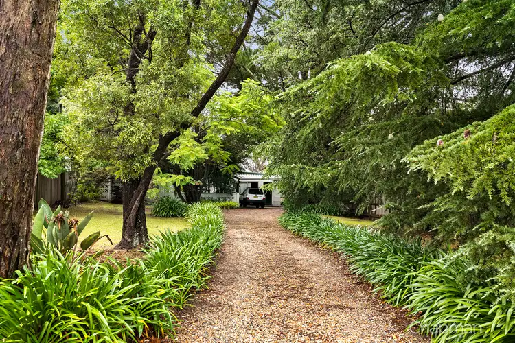 126 Great Western Highway, Woodford NSW 2778