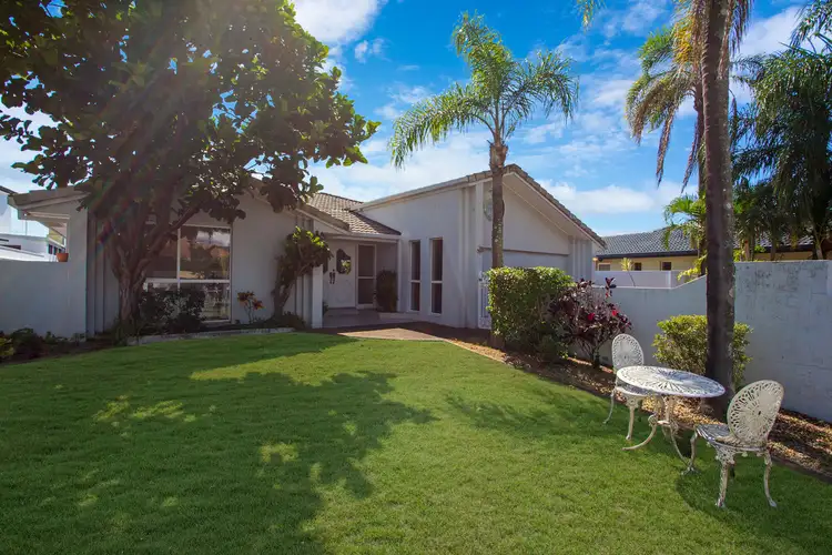 Sixth view of Homely house listing, 5 Crestmore Court, Mermaid Waters QLD 4218