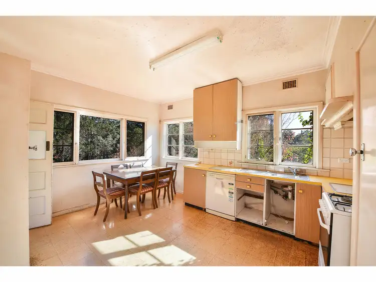 Fifth view of Homely house listing, 18 Eunoe Street, Katoomba NSW 2780