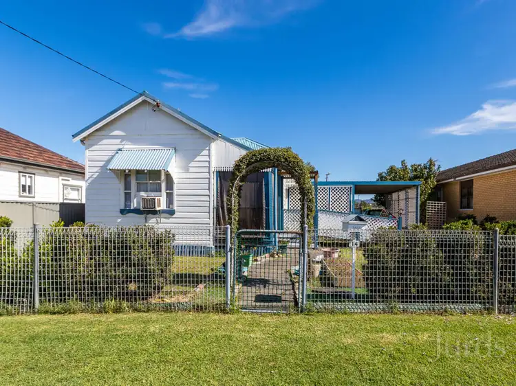 14 Barrett Avenue, Cessnock NSW 2325