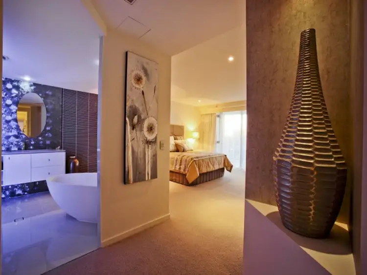 Seventh view of Homely apartment listing, 1 LENNIE Avenue, Main Beach QLD 4217