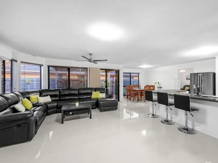 76 Coventry Circuit, Carindale QLD 4152