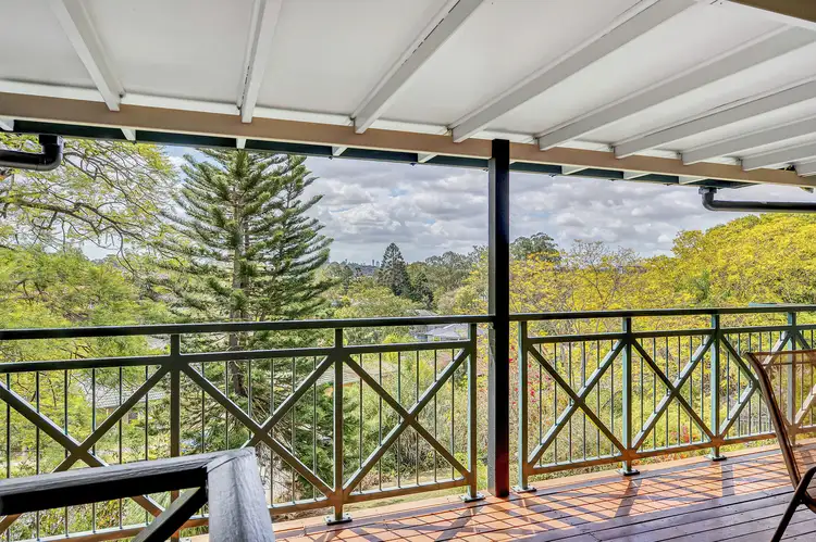 4 Burke Court, Mount Ommaney QLD 4074