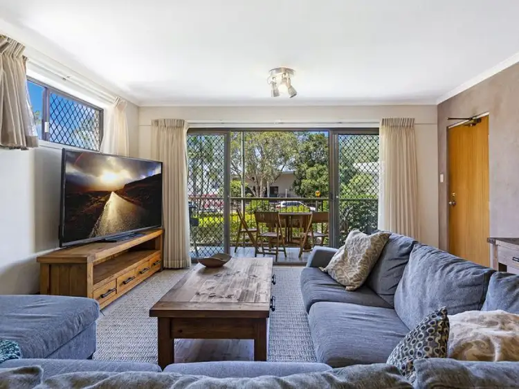 2/4 Mary Avenue, Broadbeach QLD 4218