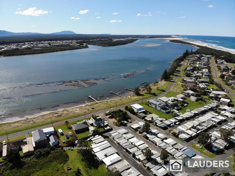 15 Main Road, Manning Point NSW 2430