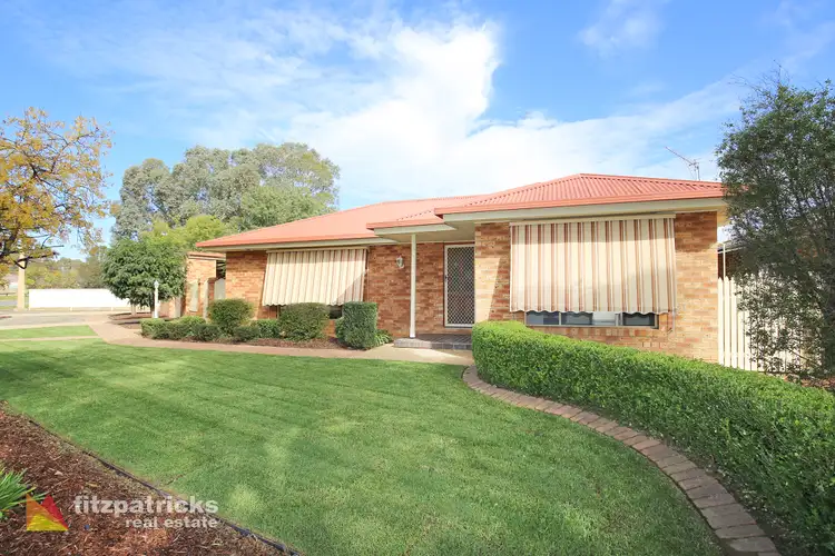 70 Adjin Street, Mount Austin NSW 2650