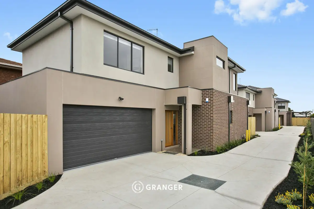 Main view of Homely townhouse listing, 2/19 Dromana Parade, Safety Beach VIC 3936