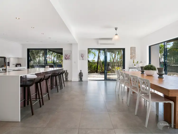 1/10 Thrush Avenue, Paradise Point QLD 4216