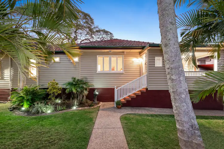 52 Dorothy Lane, Camp Hill QLD 4152