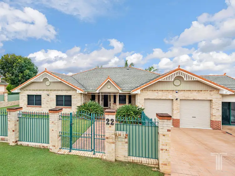 22 St Andrews Crescent, Carindale QLD 4152