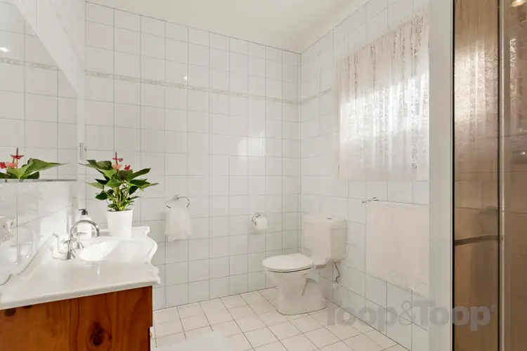 Fifth view of Homely house listing, 2 Lincoln Court, Paradise SA 5075