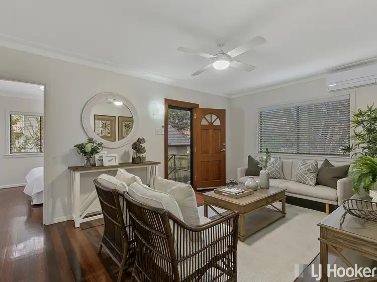 54 Binya Street, Holland Park QLD 4121