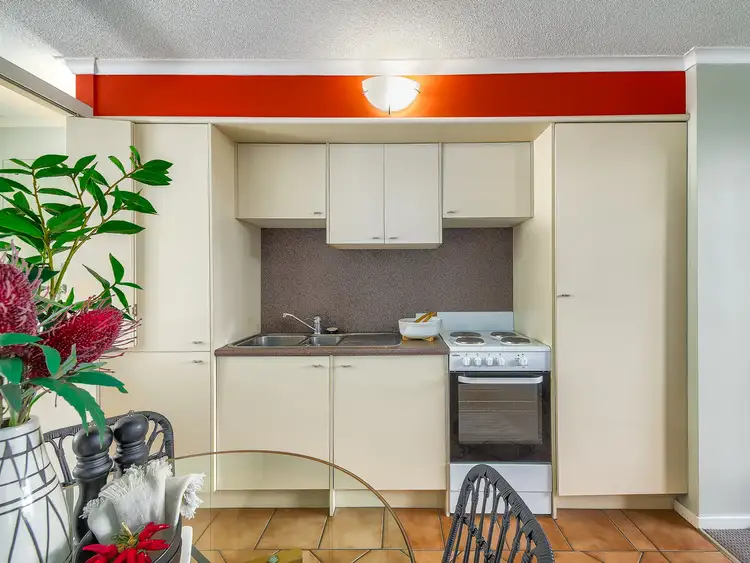 Sixth view of Homely unit listing, 2/10 Morris Street, Highgate Hill QLD 4101