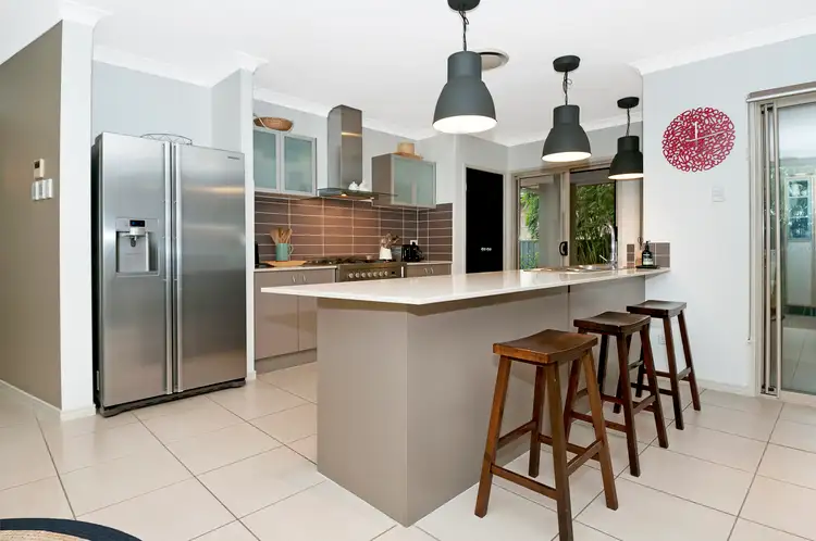 4 Dalrymple Close, Waterford QLD 4133