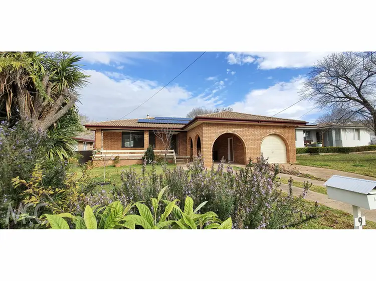 9 Benelong Place, Orange NSW 2800