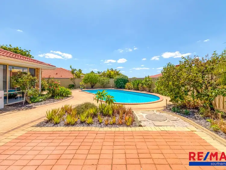 Sixth view of Homely house listing, 5 Greenlea Rise, Leeming WA 6149